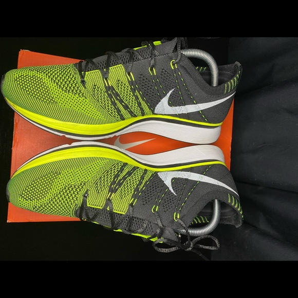 Nike Flyknit Trainer+ - Picture 4 of 5
